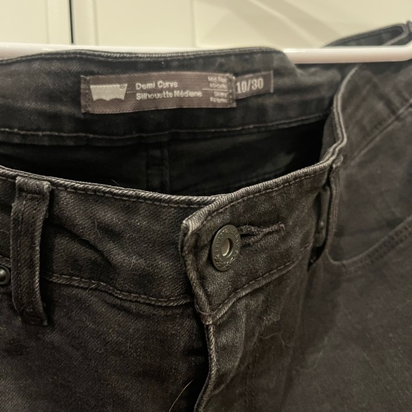 Levi’s Midrise Demi-Curve Skinny Jeans - Picture 4 of 5